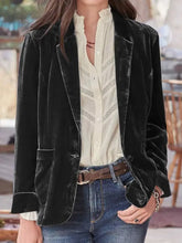 Pocketed Button Up Lapel Collar Blazer Woman Outerwear