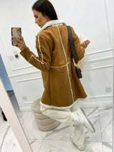 Lapel Collar Exposed Seam Buttoned Coat Woman Outerwear