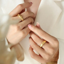 Titanium Steel Inlaid Zircon Embossed Ring Gold Rings