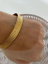 18K Gold-Plated Stainless Steel Textured Bracelet Gold One Size Bracelets