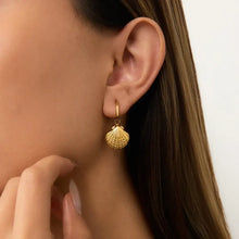 Vintage Gold Seashell & Starfish Drop Earrings Earrings