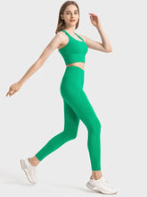 Millennia Scoop Neck Crisscross Straps Sports Bra Woman Activewear