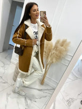 Lapel Collar Exposed Seam Buttoned Coat Camel Woman Outerwear