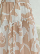 Abstract Print Tiered Maxi Dress in Polyester Maxi Dresses