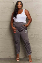 Simply Love Simply Love Full Size Drawstring DAISY Graphic Long Sweatpants Woman Sweatpants