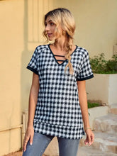 Black and White Checkered Tunic Top with Short Sleeve Length for Women Dark Blue Woman T Shirts