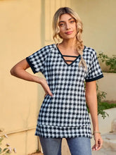 Black and White Checkered Tunic Top with Short Sleeve Length for Women Woman T Shirts