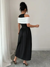 Black and White Halter Casual Dress with Moderate Stretch Casual Dresses