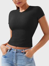 Black Form-Fitting Athletic Crop Top and T Shirt Set for Women Black Woman T Shirts