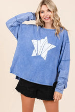Blue Star Graphic Long Sleeve Sweatshirt in Mineral Wash Woman T Shirts
