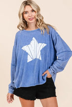 Blue Star Graphic Long Sleeve Sweatshirt in Mineral Wash Woman T Shirts