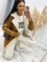 Lapel Collar Exposed Seam Buttoned Coat Woman Outerwear