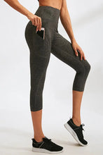 Gray Slim Fit Capri Leggings with Pockets Breathable Stretchy Fabric Heather Gray Woman Leggings