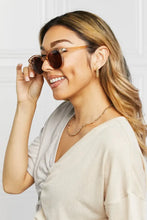 Two-Tone Ruched Drawstring Top with Round Brown Sunglasses Set Sunglasses