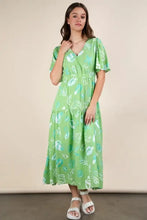 VERY J Printed V-Neck Resort Midi Dress Casual Dresses
