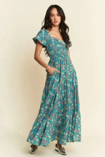 Davi & Dani Lightweight Sweetheart Neck Textured Tiered Maxi Dress Casual Dresses