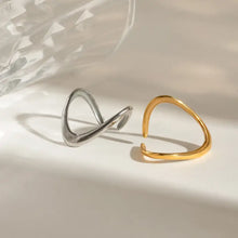 18k gold-plated and stainless steel wave ring set with silver and gold wavy bands