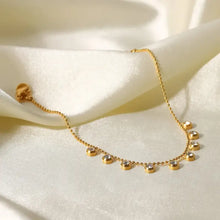 18k gold-plated chain bracelet with zircon charms and gold heart gemstones