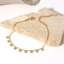 18k gold-plated chain bracelet with bezel-set zircon charms