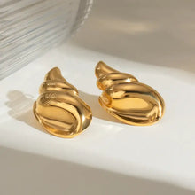 18K gold-plated conch earrings in polished golden shell design