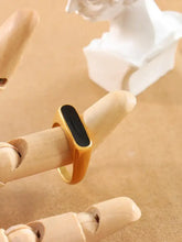 18k gold-plated oil drip ring with black rectangular enamel inlay