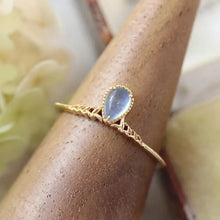 Elegant 925 sterling silver zircon ring with gold-plated teardrop blue gem