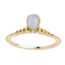 18k gold-plated ring with pear-shaped moonstone and milgrain detailing