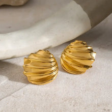 18k gold-plated shell shape stud earrings in stainless steel