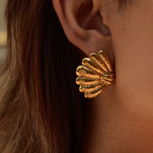 18K gold-plated shell stud earrings with hammered texture