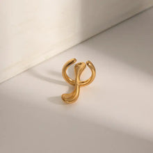 Brazalete de acero inoxidable chapado en oro de 18k con diseño de anillo de serpiente dorada