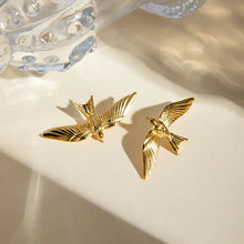 18k gold-plated stainless steel bird stud earrings with pearl and feather details