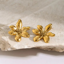 18k gold-plated stainless steel flower earrings with pearl centers