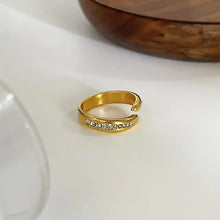 Shiny 18k gold-plated stainless steel inlaid rhinestone twisted ring