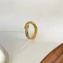 18k gold-plated stainless steel inlaid rhinestone twisted ring with small stones