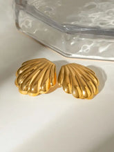 Shiny 18K gold-plated steel shell stud earrings pair