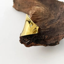 Polished 18K gold-plated twisted open ring with curved triangular face