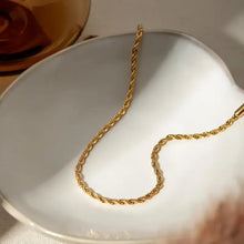 18k gold-plated steel twist chain anklet with adjustable extender