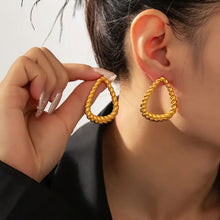 18K gold-plated twisted teardrop earrings in gold color