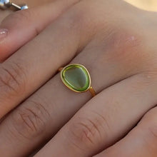 18k gold-plated 2 piece resin oval adjustable ring with light green oval stone