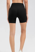 Wide Waistband Slim Fit Sports Shorts Woman Activewear