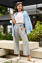 Simply Love Full Size IT'S ME,HI I'M THE COOL MOM IT'S ME Round Neck T-Shirt Woman T Shirts