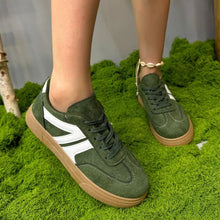 Lace Up Round Toe Contrast Sneakers Green Woman Sneakers