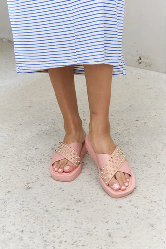 Forever Link Studded Cross Strap Sandals in Blush Blush Woman Slippers