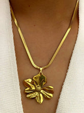 18K Gold-Plated Flower Pendant Snake Chain Necklace