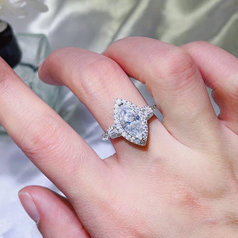 2 Carat Moissanite 925 Sterling Silver Ring White