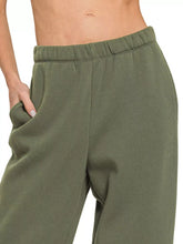 Olive green zenana fleece sweatpants made of cotton with an elastic waistband and side pockets for comfortable wear