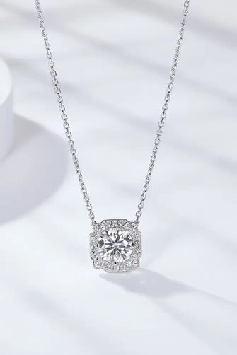 1 Carat Moissanite Flower Shape Pendant Chain Necklace Silver One Size Necklaces