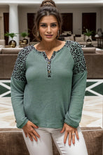 Plus Size Leopard Waffle-Knit Long Sleeve T-Shirt Green