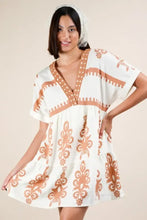 VERY J Printed V-Neck Woven Mini Dress Casual Dresses