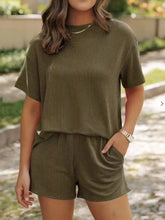 Set van ribgebreide top met korte mouwen en korte broek in volledige maat, plus size, legergroen, dames loungewear sets
